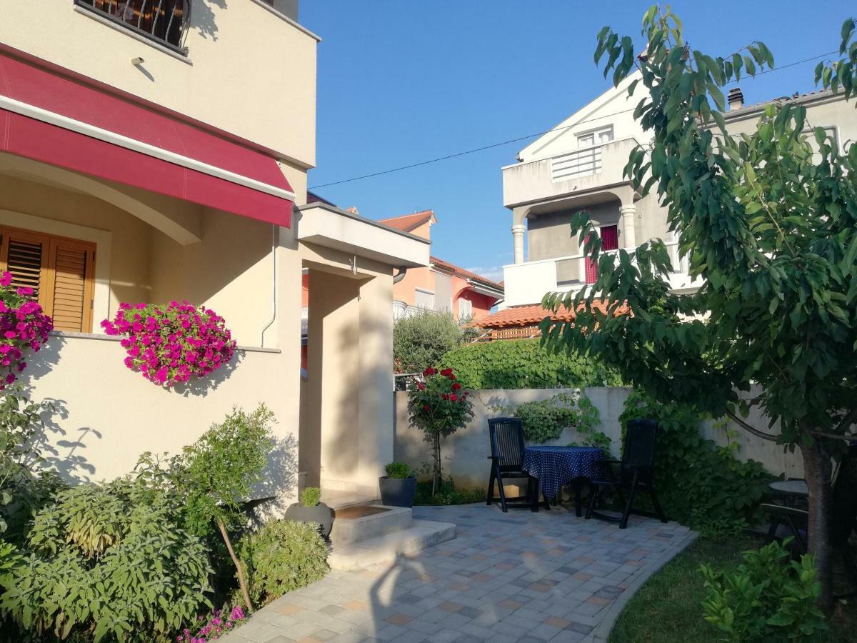 Apartments Rensi ซาดาร์ ภายนอก รูปภาพ